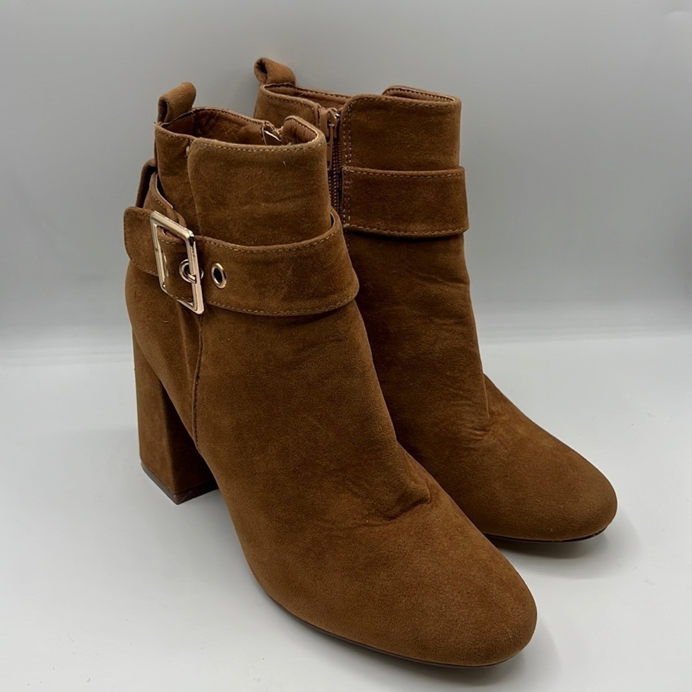 Venus Block Heel Bootie. Rust   Size 9